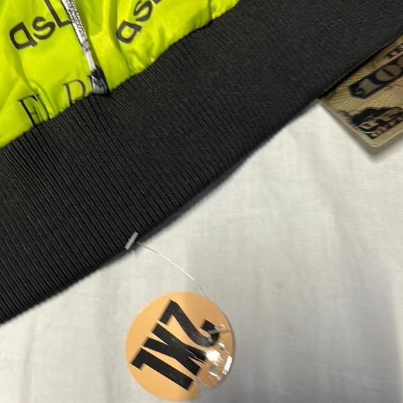 Soda Puffer Jacket Red and Blue with Comic Print - Picture 14 of 16